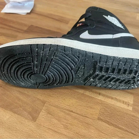 Air Jordan 1  High OG Ying & Yang - Picture 8 of 9
